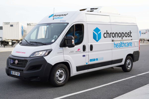 Chronopost-healthcare-vehicule-Aulnay